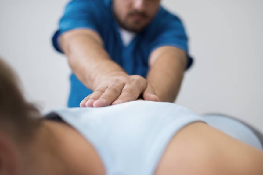 Terapia manualna - Czym jest i jakie korzyści przynosi?